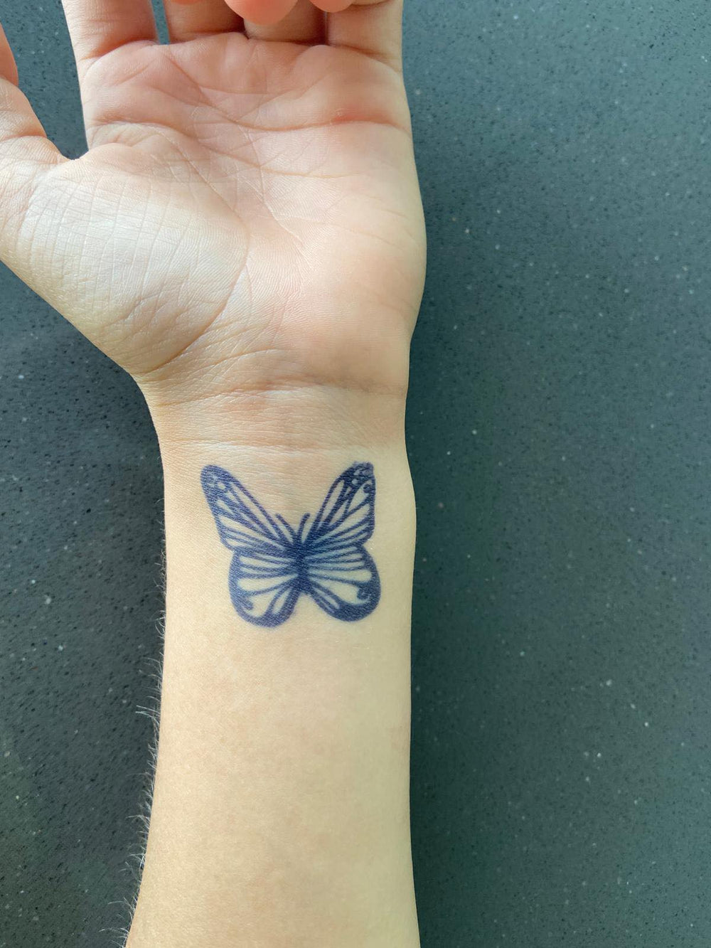 Semi-Permanent Tattoo - Kleiner Schmetterling