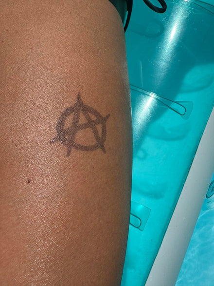 Semi-permanentes Tattoo - Anarchy