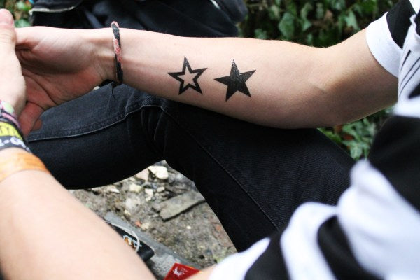 Black star tattoo studio.
