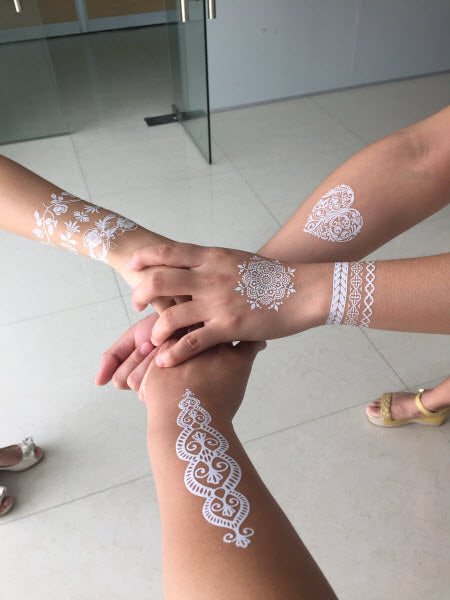 one piece Flash Waterproof Tattoo Women White Henna Lace Butterfly Bracelet  Chain Wed Bridal Henna Temporary Tatoo Sticker J019 - AliExpress